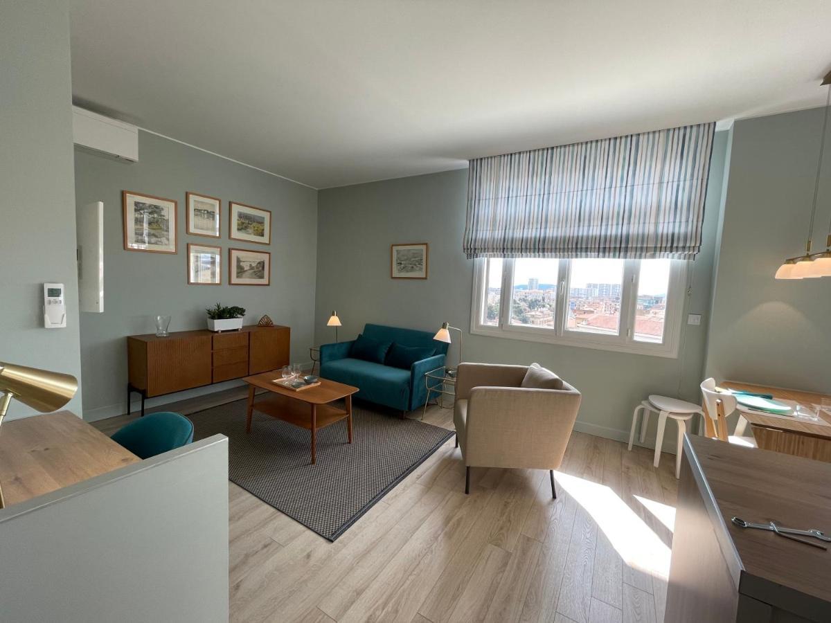 Vue Sur Rade Appartement Elegant Vaste Climatise Etage Eleve Ascenseur Proche Parking Et Toutes Commodites Au Coeur Du Toulon Historique 外观 照片