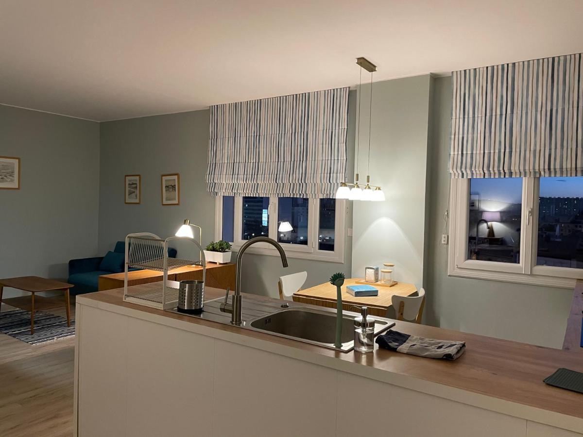 Vue Sur Rade Appartement Elegant Vaste Climatise Etage Eleve Ascenseur Proche Parking Et Toutes Commodites Au Coeur Du Toulon Historique 外观 照片