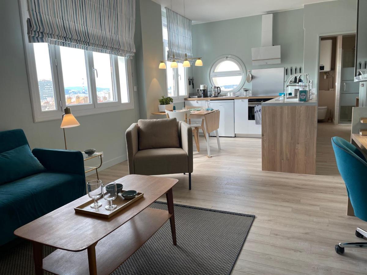 Vue Sur Rade Appartement Elegant Vaste Climatise Etage Eleve Ascenseur Proche Parking Et Toutes Commodites Au Coeur Du Toulon Historique 外观 照片