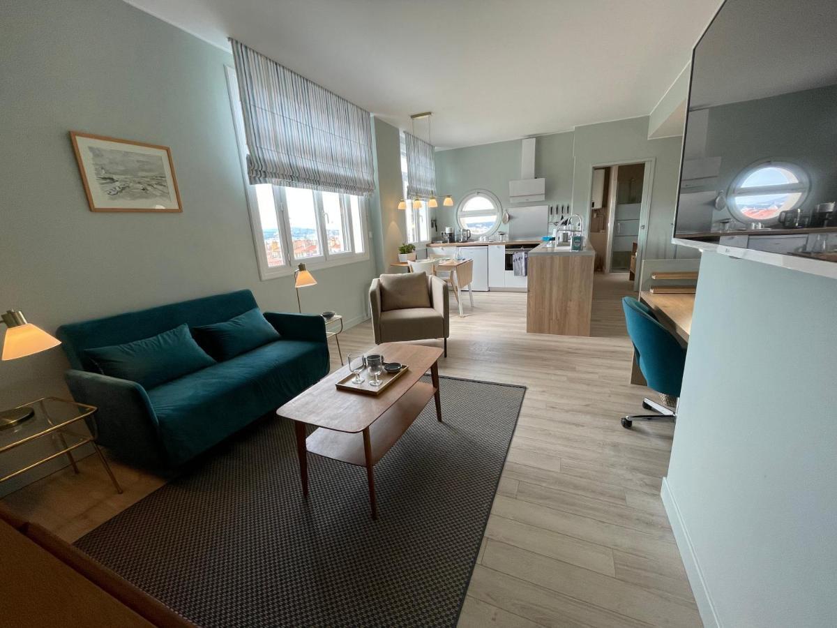 Vue Sur Rade Appartement Elegant Vaste Climatise Etage Eleve Ascenseur Proche Parking Et Toutes Commodites Au Coeur Du Toulon Historique 外观 照片