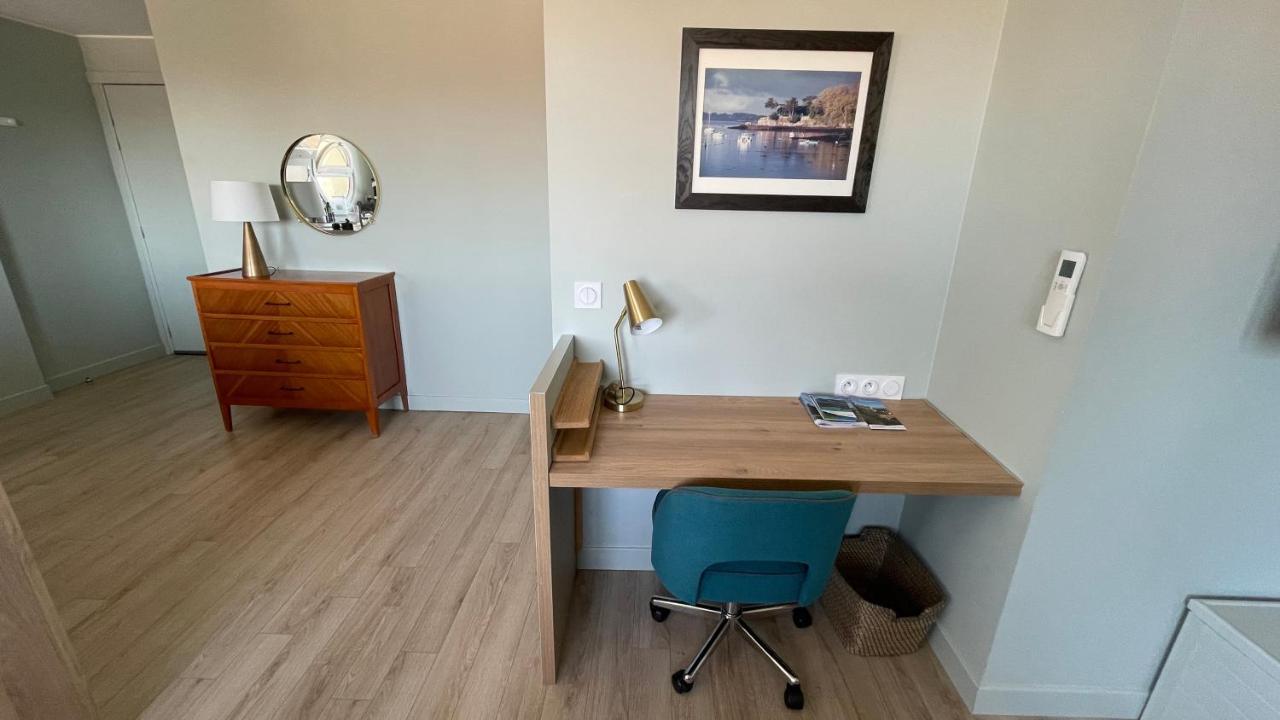 Vue Sur Rade Appartement Elegant Vaste Climatise Etage Eleve Ascenseur Proche Parking Et Toutes Commodites Au Coeur Du Toulon Historique 外观 照片