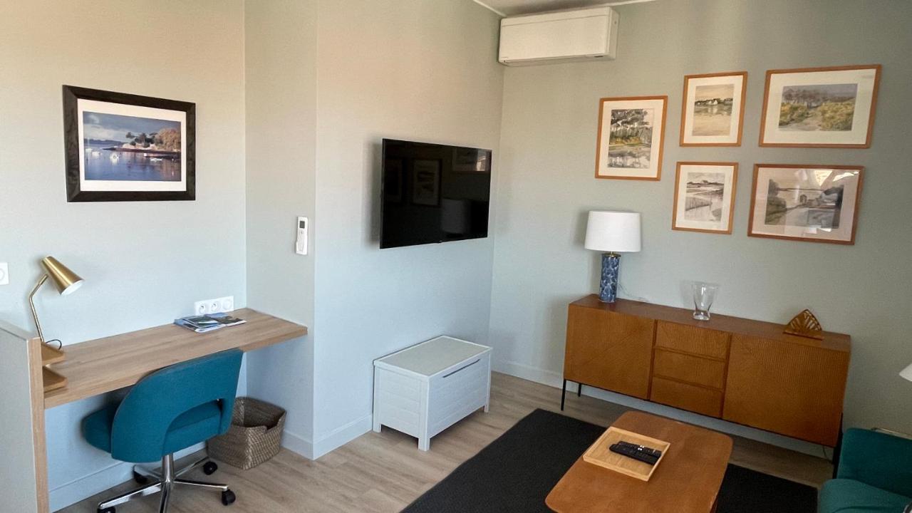 Vue Sur Rade Appartement Elegant Vaste Climatise Etage Eleve Ascenseur Proche Parking Et Toutes Commodites Au Coeur Du Toulon Historique 外观 照片