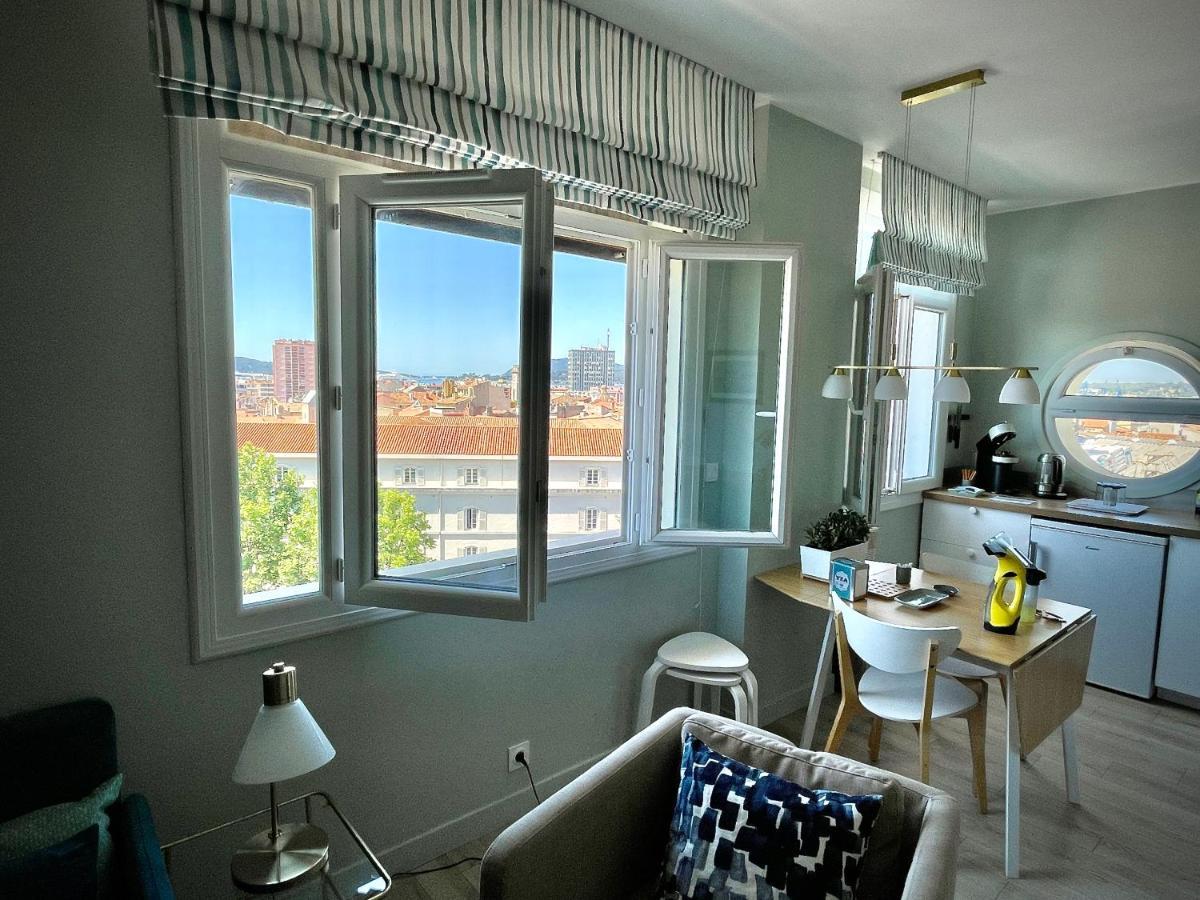 Vue Sur Rade Appartement Elegant Vaste Climatise Etage Eleve Ascenseur Proche Parking Et Toutes Commodites Au Coeur Du Toulon Historique 外观 照片